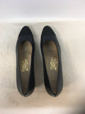 Salvatore Ferragamo Women's Navy Size 9.5 Pumps