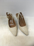 J Renee Women's Tan Size 8 Slingbacks