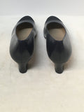 Salvatore Ferragamo Women's Navy Size 9.5 Pumps
